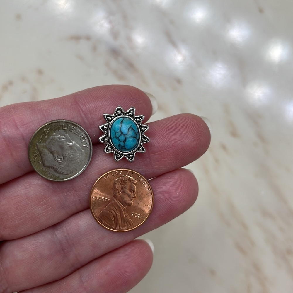 Turquoise & Silver Earrings - Picture 4 of 4